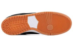 Nike Dunk Low Premium SB QS ‘Nontourage’