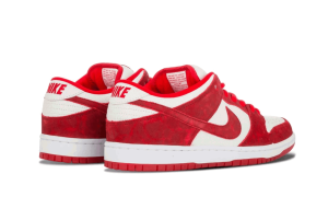 Nike Dunk Low Premium SB ‘Valentines Day’