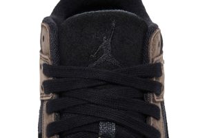 Travis Scott x Jordan Jumpman Jack ”Dark Mocha”