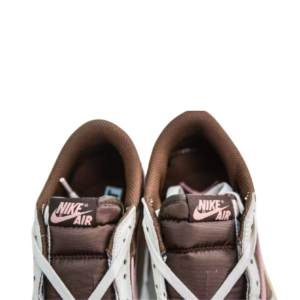 Travis Scott x Air Jordan 1 Low OG ”Dark Pony/Pink Oxford”