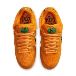 Nike x Grateful Dead SB Dunk Low “Orange Bear”
