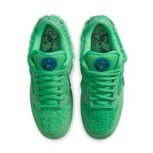 Nike x Grateful Dead SB Dunk Low “Green Bear”