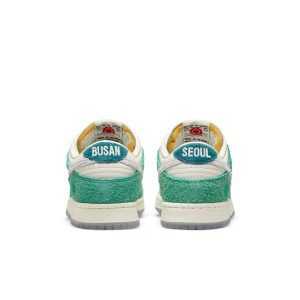 Nike x Kasina Dunk Low “Road Sign”