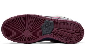 Nike SB Dunk Low “True Berry”
