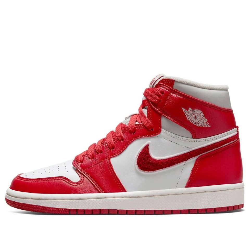 Air Jordan 1 High OG "Newstalgia Chenille"