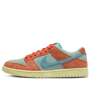 Nike SB Dunk Low “Orange Emerald Rise”