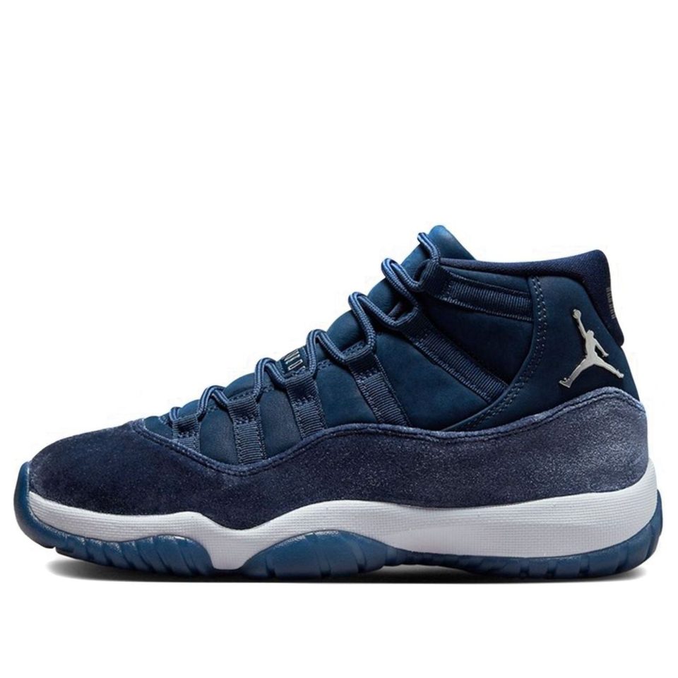 Air Jordan 11 Retro "Midnight Navy Velvet"