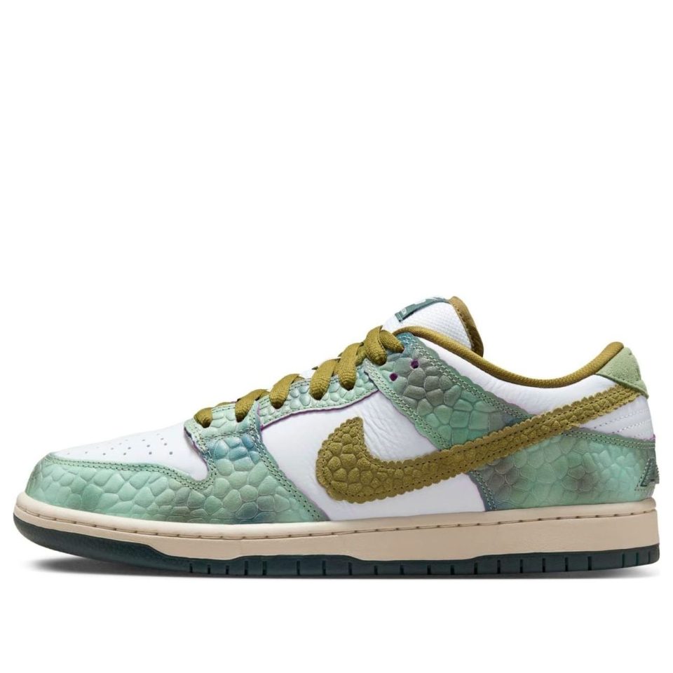 Nike x Alexis Sablone SB Dunk Low "Chameleon"