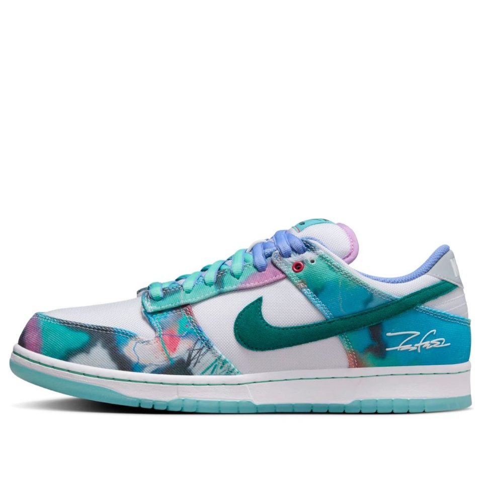 Nike x Futura Laboratories SB Dunk Low "Bleached Aqua"